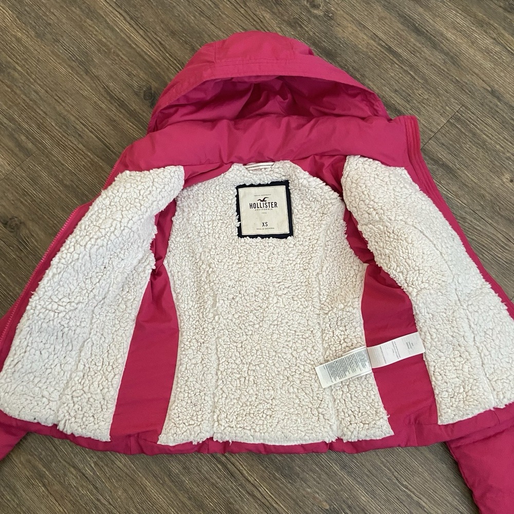 Hollister Hooded Pink Embroidered Sherpa Lined Puffer Coat Jacket Size XS - Picture 7 of 8